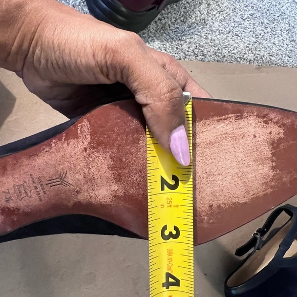 Yanko Navy Blue Suede Gold Buckle Made In Spain Block Heels Women’s 7.5 M - Picture 11 of 11